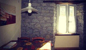 Apartment, 2 Bedrooms (Serpiano) | In-room dining - Agriturismo La Luna (Riolunato)