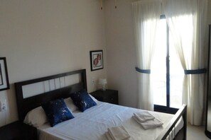 3 室のベッドルーム、アイロン / アイロン台、WiFi (無料)、ベッドシーツ