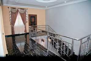 Appartement, 3 slaapkamers | Woonruimte | Lcd-televisie