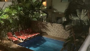 Outdoor pool - Aparta Hotel Las Rosa (Punta Cana)