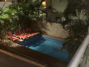 Kolam renang outdoor