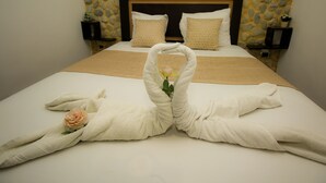 Economy Double Room, 1 Bedroom | Premium bedding, down duvets, pillow-top beds, in-room safe - Aparta Hotel Las Rosa (Punta Cana)