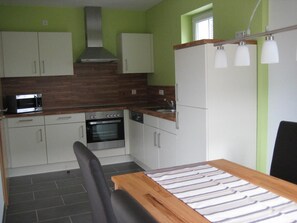 Apartment, 1 Bedroom | Private kitchen - Weingut Goeres (Briedel)