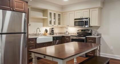 Historic Patrick Henry Square Resort