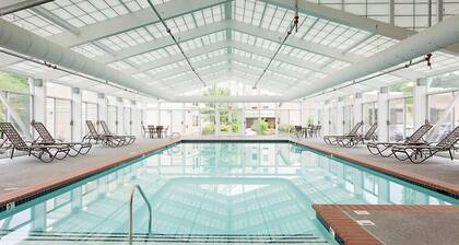 Historic Patrick Henry Square Resort