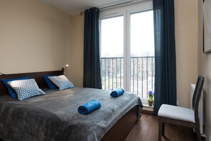 3 chambres, fer et planche à repasser, Wi-Fi, draps fournis