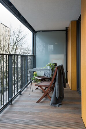 Outdoor dining - 3bdr 2bthr Krakow central apartment (Kraków)
