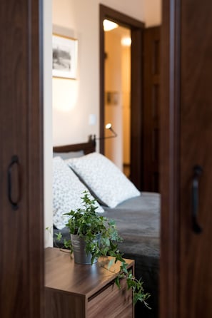 3 makuuhuonetta, silitysrauta/-lauta, Wi-Fi, vuodevaatteet