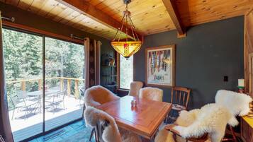 Ferienhaus, Mehrere Betten (Treehouse in the Mountains) | Eigene Küche