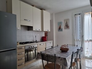 Private kitchen - New apartment 200 meters from the sea (Cecina)