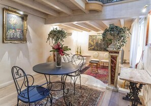In-room dining - Sabrina's Home (Bologna)