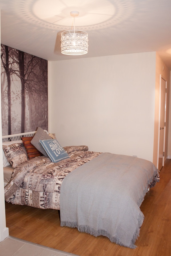 1 chambre, fer et planche à repasser, Wi-Fi, literie fournie