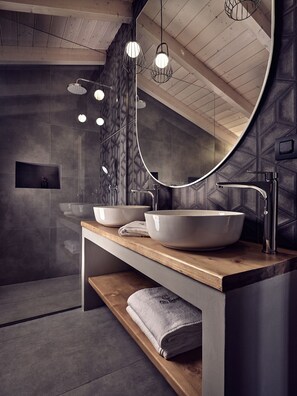 Shower, hair dryer, towels, soap - Private pool Villa with sea view at 250 m from the sea/beach (zakynthos)