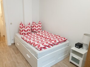 1 bedroom, WiFi, bed sheets