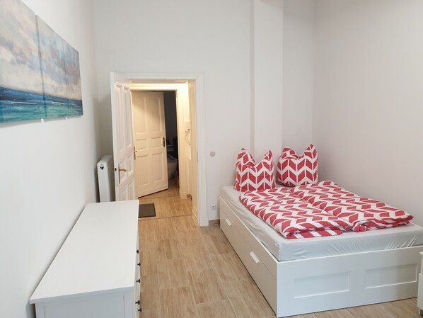1 bedroom, WiFi, bed sheets