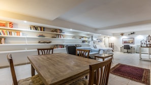 Apartment, 2 Bedrooms | In-room dining