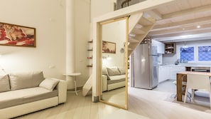 Apartment, 2 Schlafzimmer | Wohnbereich | LCD-Fernseher