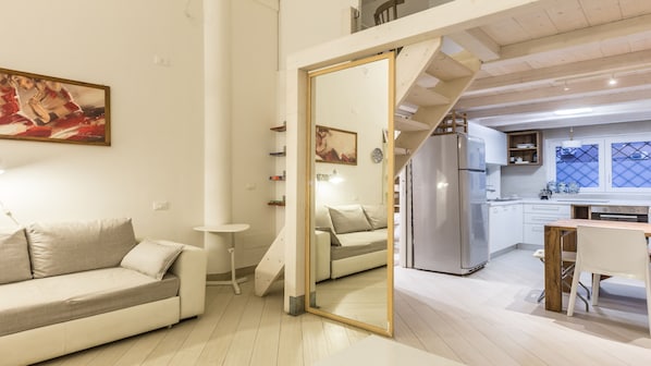 Appartement, 2 chambres | Coin séjour | Télévision LCD