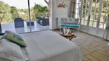 7 bedrooms, iron/ironing board, travel crib, free WiFi