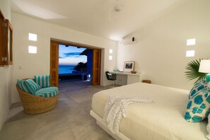 In-room safe, free WiFi