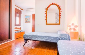 3 bedrooms, Internet