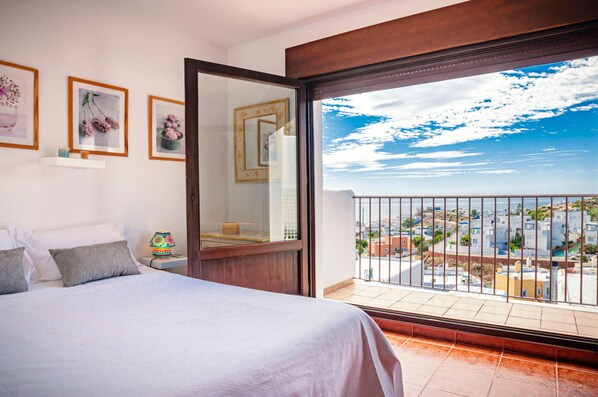 3 bedrooms, Internet