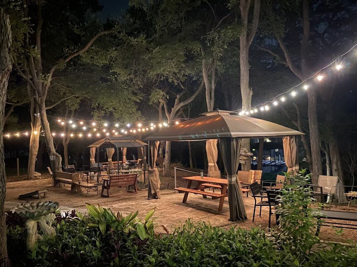 屋外ダイニングエリア