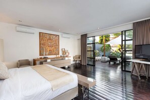 5 bedrooms, iron/ironing board, internet, bed sheets