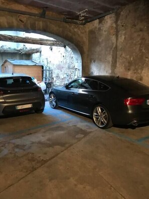 Property grounds - APPARTEMENT POP ART AVEC GARAGE CENTRE HISTORIQUE. (Béziers)