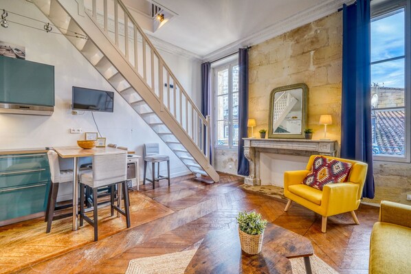 TV - Sweet Melody - Beau Duplex - Quartier Saint Pierre (Bordeaux)