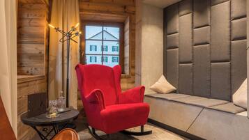 Kamar Deluks | Minibar dan didekorasi berbeda-beda