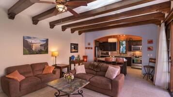 House, 2 Bedrooms | Living room