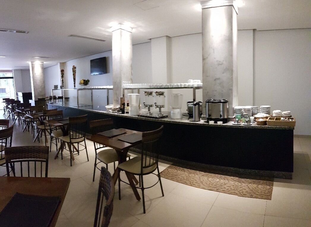 free daily full breakfast