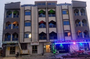 Front of property - Hôtel 2 La Place (Cotonou)