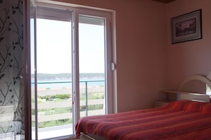 Apartment, 1 Bedroom, Terrace, Sea View | Individually decorated, individually furnished, desk, laptop workspace - Apartments Opsenica (Rab)