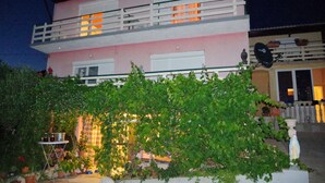 Unclassified image, 4 of 40, button - Apartments Opsenica (Rab)
