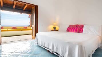Deluxe Apartment, Multiple Beds, Ocean View (CASITA DELFIN) | Desk, free WiFi, bed sheets