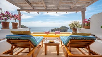 Deluxe-lejlighed - flere senge - havudsigt (CASITA DELFIN) | Terrasse/gårdhave