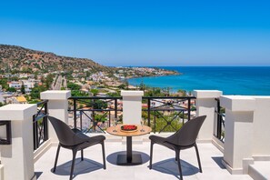 Chambre Deluxe, vue mer | Terrasse/Patio