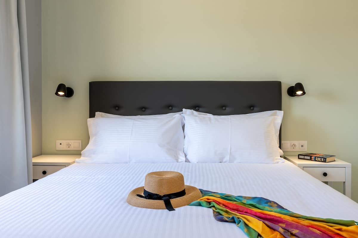 Habitación Deluxe, vista al mar | 1 habitación y ropa de cama de alta calidad
