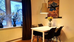 Family Apartment | Private kitchen | Coffee/tea maker, electric kettle - Landvetter By 10 min till flygplatsen (Landvetter)