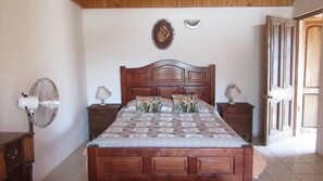 1 habitación, tabla de planchar con plancha, internet y ropa de cama 