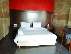 Deluxe Double Room | Blackout drapes, soundproofing, free WiFi - Vermer Tabarja (Kfar Yassine)