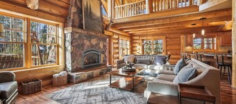 Experience Fireside Retreat, a comfortable and secluded log home in Breckenridge, Hot Tub