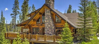 Experience Fireside Retreat, a comfortable & secluded log home in Breckenridge - Hot Tub.