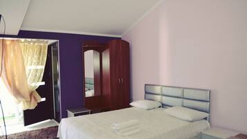 In-room safe, free WiFi