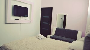 In-room safe, WiFi (free) - Gold Lion (Chisinau)
