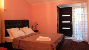 Classic Double Room | In-room safe, WiFi (free) - Gold Lion (Chisinau)