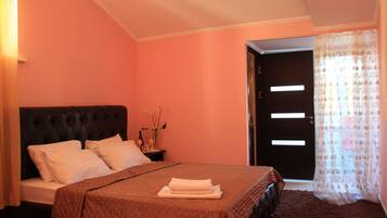 Classic Double Room | In-room safe, free WiFi