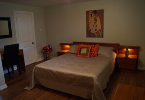 獨特裝潢、布置獨特、書桌、筆電工作空間